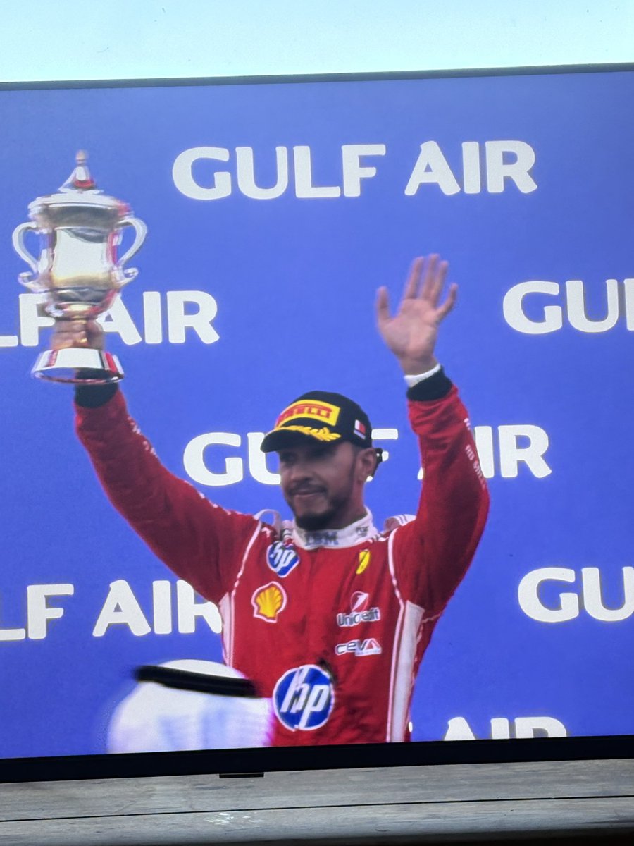 xLewisHamilton's tweet photo. 🏆 https://t.co/7JgEPO3h9h