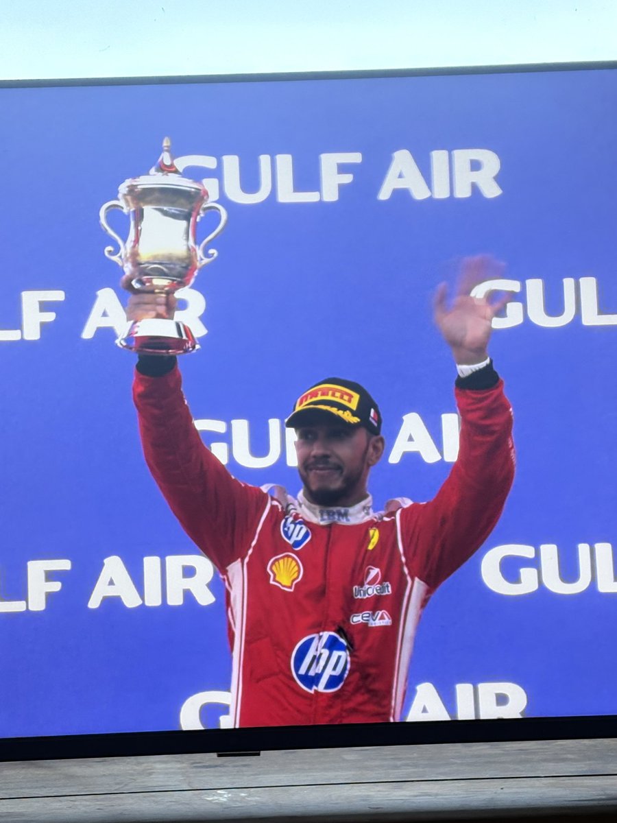 xLewisHamilton's tweet photo. 🏆 https://t.co/7JgEPO3h9h