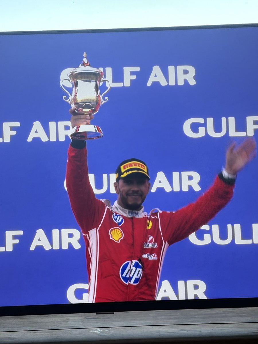 xLewisHamilton's tweet photo. 🏆 https://t.co/7JgEPO3h9h