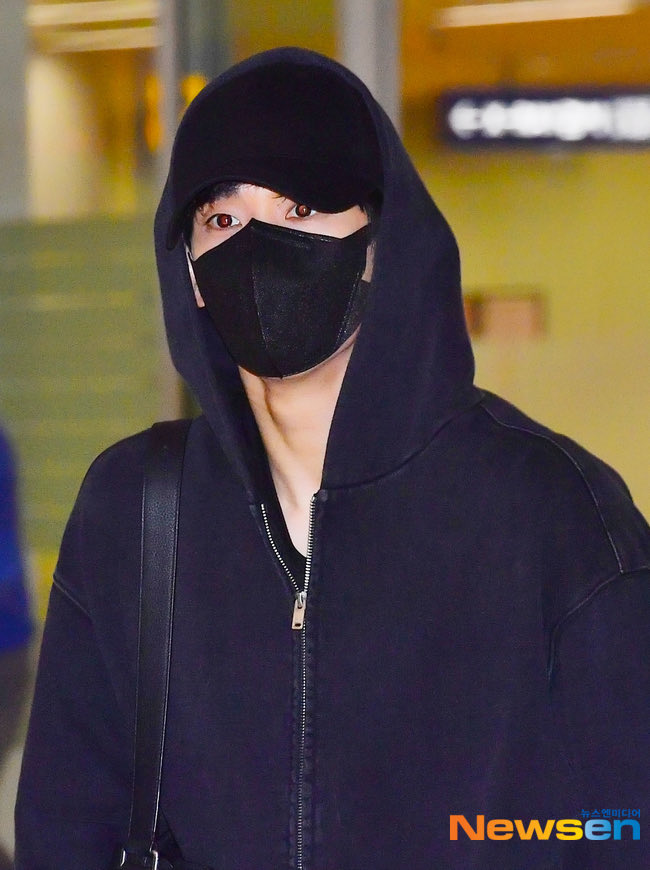 soohyunupdates's tweet photo. [1004] Actor #KimSoohyun arrives at Incheon Airport after attending his fan meeting with BENCH in Manila. https://t.co/TIrCWlNFXE