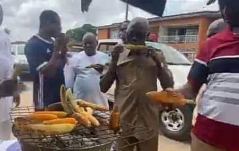 EIOSpeaks's tweet photo. Nigeria election season: the time politicians suddenly become “ordinary Nigerians.” 😂

-  Osinbajo barbed hair in public.
- Oshiomhole bought agbado on the street.
- Okorocha sold roasted agbado.
- Buhari & Osinbajo sat down for breakfast tea with ₦35 Milo.
- The President’s wife fried akara.

- Atiku has upgraded: Amaechi drove him to a fuel station to buy fuel at N1,500 per .

From presidential motorcade to ₦1,500 fuel customer. No be God? 😂

Election don reach, everybody suddenly remembers how ordinary Nigerians live.

Barber. Agbado seller. Akara. Milo. Fuel queue.

Every four years, same script. Different costumes. Nigerians have seen this movie before.