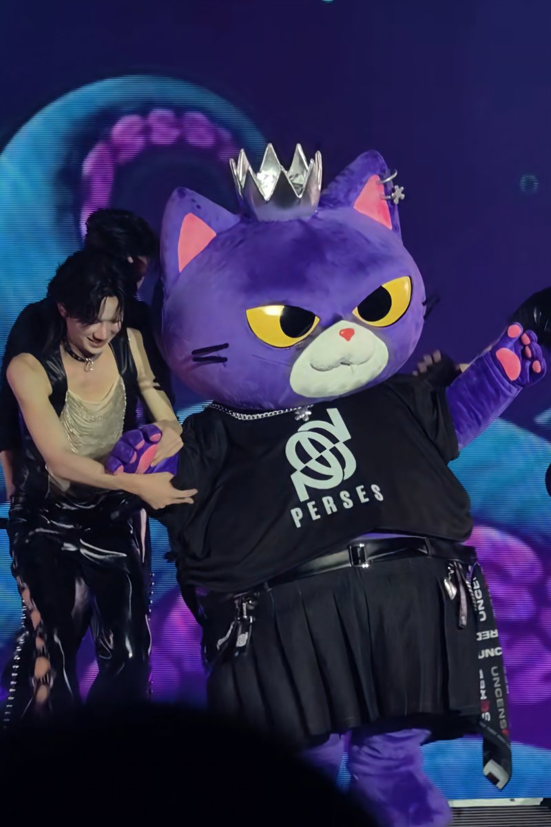 bokukobu's tweet photo. ใครบอกเวรกรรมไม่มีจริงคะคุณพี่ ชอบล้อเลียนฟ้อกว่าเป็นเคะหน้าโฉด 555555 เปิดมา เจ้าหญิงช่างกลของยายไหมหล่ะ 5555 https://t.co/siX6YRQmS7