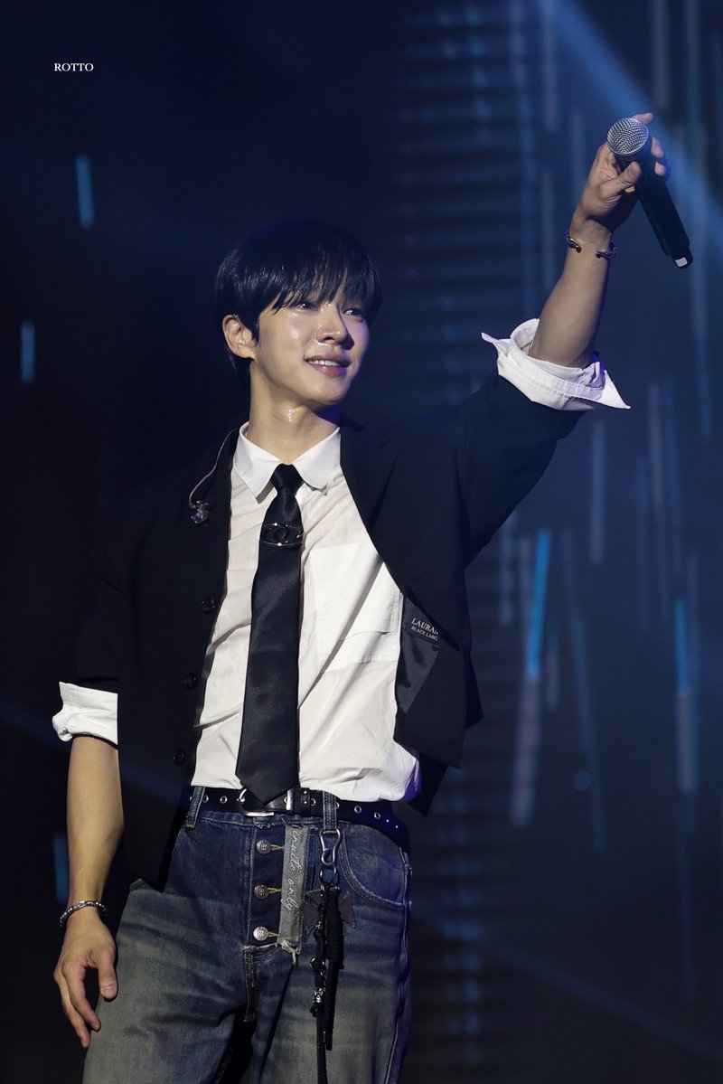 Rotto_GK's tweet photo. 261003 입크 페스티벌
🌧️🎤
#이기광 #LEEGIKWANG
#하이라이트 #HIGHLIGHT
#비스트 #BEAST https://t.co/leq54g01NL