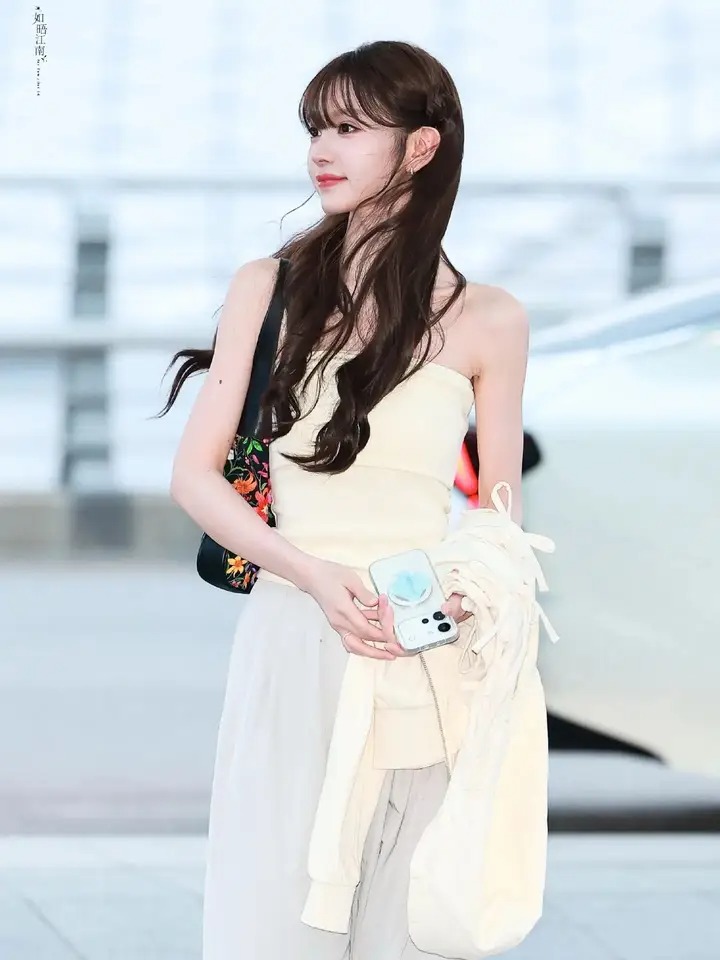 thxaniidxx's tweet photo. ขออวยยศไอดอลสาว จอนฮีมี สเตจเนม วิเวียน ตลอดไปป https://t.co/JcgEnQWZwj
