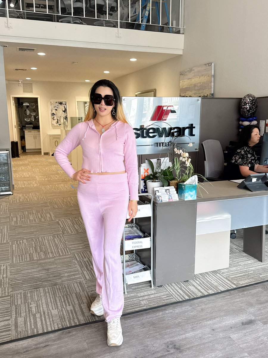 TangEstate's tweet photo. #Congratulations to my #seller , #CashOffer closed less than 30days , #nobuyeragentfee , she is very satisfied with my #work, she said she should know me early so I can help her with few more transactions! My goal is to make my #clients happy , treat #their #realestate #propertyforsale as my own ! Want to #salerealestate #BuyRealEstate #mortgage #refinance feel free to contact by phone ☎️ : 415-583-3668, 📧: hellen@actrfg.com By #YourRealEstateBroker #YourNeighborhoodRealtors #yourneighborhoodloan broker #HellenTang ( https://t.co/XRgSOrC11X)
恭喜我的 #卖房 客户!#全款买家 不到30天 #顺利成交,#无买方经纪人佣金。她对我的 #工作非常满意,还说早一点认识我就好了,这样我就能帮她多完成几笔交易!
我的目标就是让每一位#客户都满意,把他们的#房产出售 当作自己的事来办!
想要#卖房 #买房 #贷款 #再融资 #物业出租管理 欢迎随时联系我:
☎️ 电话:415-583-3668
📧 邮箱:hellen@actrfg.com | hellen@hellentang.com
#您的房地产经纪人 #您的邻里房产顾问 #您的邻里贷款经纪人
#HellenTang(https://t.co/XRgSOrC11X)
*
#actrealtyandfinancegroup #SFMarinaAgent #hellentangrealestate #actrealtyfinancegroup #realestateagent #realtor #broker #loanofficer #bayarea #listingagent #buyersagent #loanbroker #realestatebroker #sanfranciscorealestateagent #sanfranciscorealestatebroker