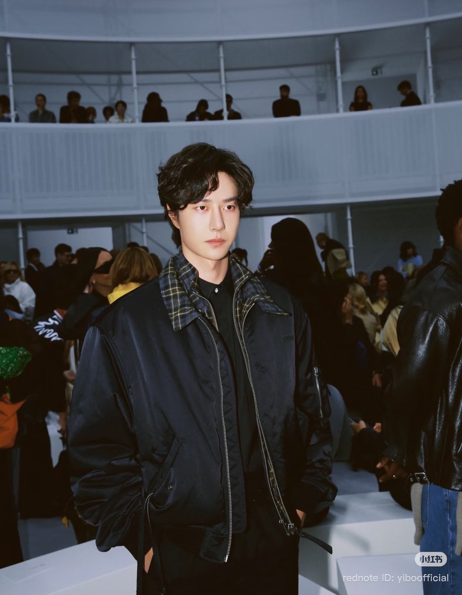 reereeme85's tweet photo. Still not over Wang Yibo's look at the LOEWE show
WANG YIBO LOEWE PFW SS27
#WangYiboxLoeweSS27 #LOEWESS27 #LOEWE #wangyibo https://t.co/hImEGyNI7e
