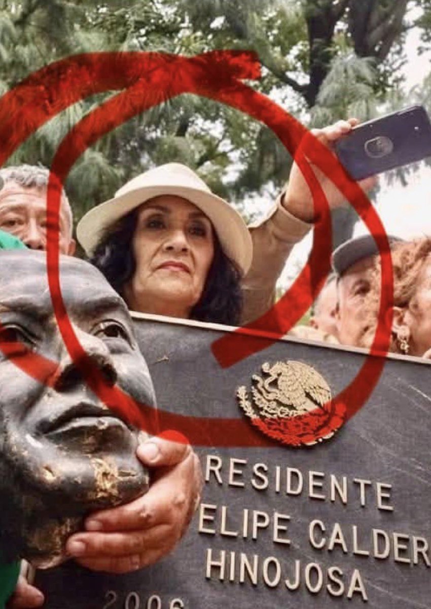 YoSoyLaTellez's tweet photo. De plano ningún Senador o autoridad tiene los huevos y la decencia suficiente para DEMANDAR a @Dolores_PL por vandalismo?

La estatua dañada es una pieza del patrimonio de los mexicanos, de un recinto que es de los mexicanos y cuyo resguardo corresponde al GOBIERNO de México?

Por qué permite esto @CC_LosPinos y el @INAHmx ?  Es que acaso debe imperar la barbarie de @PartidoMorenaMx en todos lados?

Y tú @BerthaAlcalde , estás de adorno?