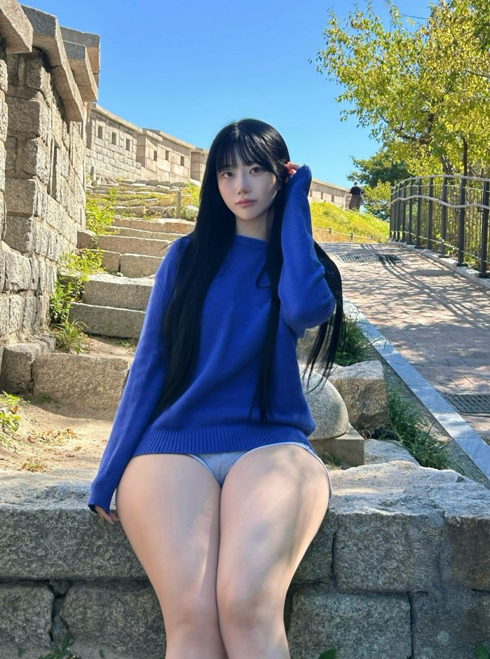 ozzlemaktas's tweet photo. 足フェチな彼氏が欲しいです https://t.co/UG7IYWKdCy