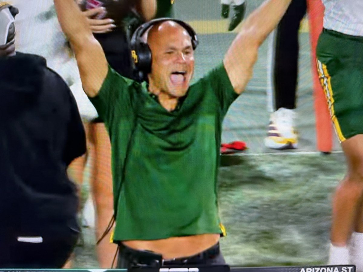 BaylorLantern's tweet photo. Baylor is back and there was NEVER a doubt! I don’t know how to act! DAVE IS SMILING AND SHOWING EMOTIONS! https://t.co/K2Q41u4qgf
