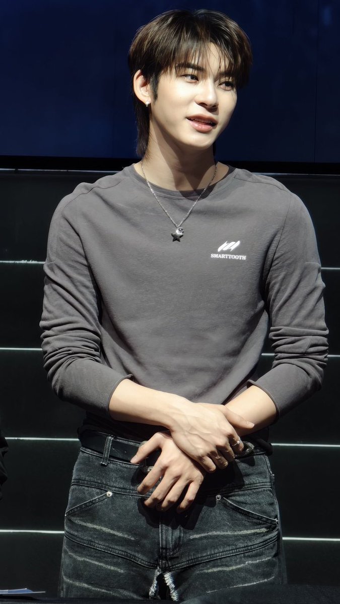 lover2tee's tweet photo. crashing out guys he’s so FINE (╥ ᴗ ╥) คุณหล่อเกินไปแล้ว!! ฉันรับไม่ไหวเลย ♡

TEETEEPOR FAN MEETING IN MACAU 2026
#TTPfmMacau2026 ♥︎ @twnpich https://t.co/KGFAicW0OR