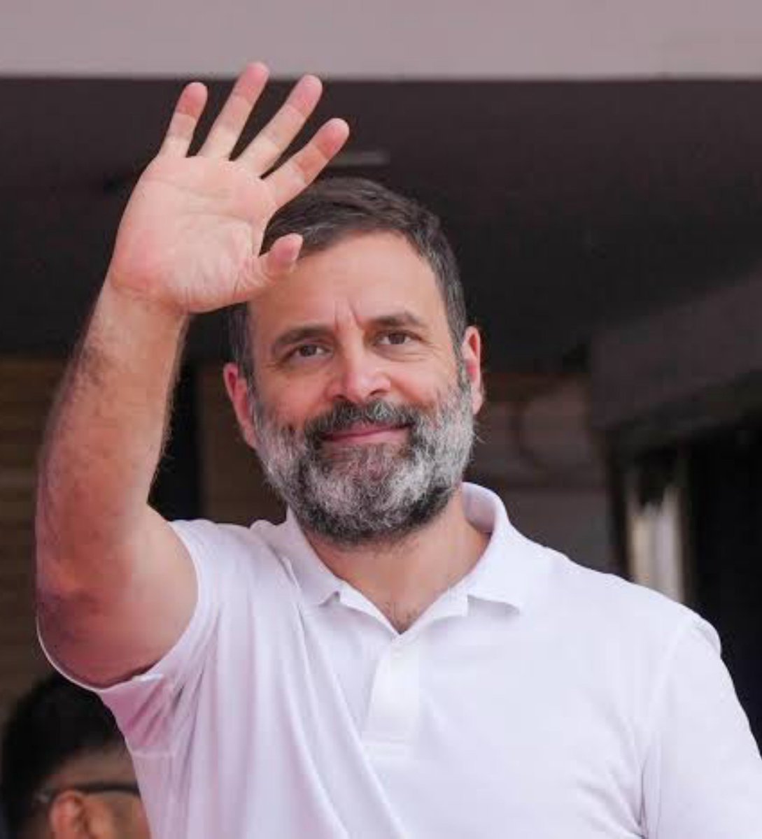 JaikyYadav16's tweet photo. अब India गठबन्धन और मजबूत होने जा रहा है।🔥

आज तमिलनाडु के मुख्यमंत्री विजय ने अपनी पार्टी TVK को India गठबंधन में ऑफिसियल तरीके से शामिल होने का ऐलान किया है।

राहुल गांधी और Vijay के संबंध वहां की विधानसभा चुनाव में देखने को मिले थे।

अब इंडिया गठबंधन में तीन बड़े ब्रह्मास्त्र राहुल गांधी, अखिलेश यादव और विजय मौजूद हैं 

जाहिर सी बात है कि 

जिस नेता ने पहली बार पार्टी बनाकर सरकार बना ली है उसके आने से India गठबंधन और मजबूत होगा साथ ही भाजपा को सत्ता से बाहर करने में विजय भी अहम योगदान देंगे।