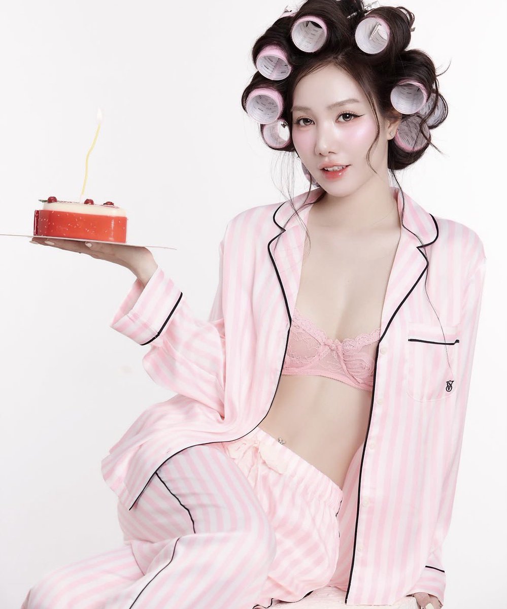 myxuyen279's tweet photo. t là thng chụp hình thì t chịch con tuyết này lun https://t.co/yANsTnDSt7
