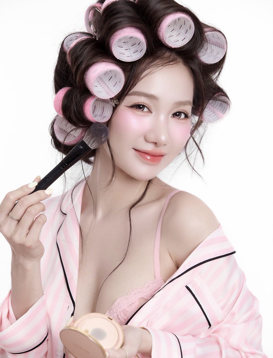 myxuyen279's tweet photo. t là thng chụp hình thì t chịch con tuyết này lun https://t.co/yANsTnDSt7