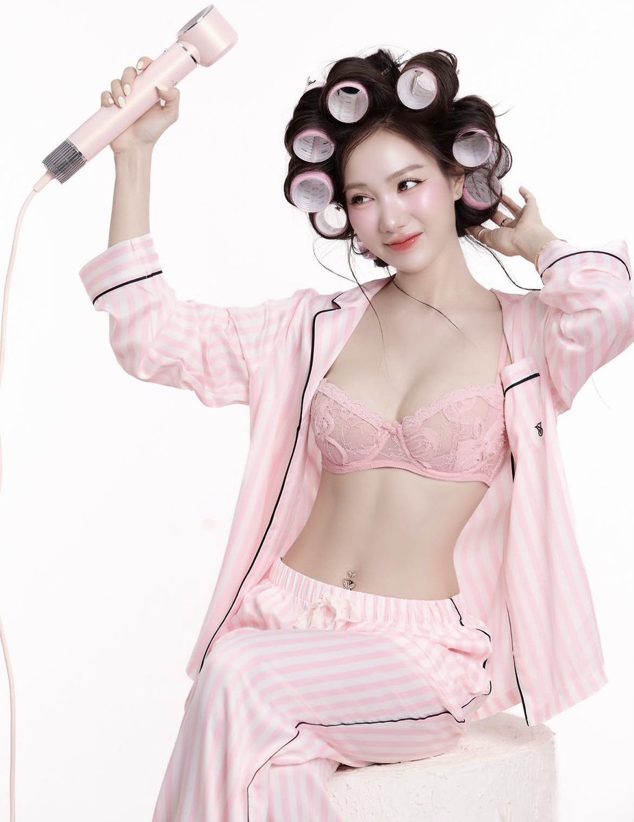 myxuyen279's tweet photo. t là thng chụp hình thì t chịch con tuyết này lun https://t.co/yANsTnDSt7