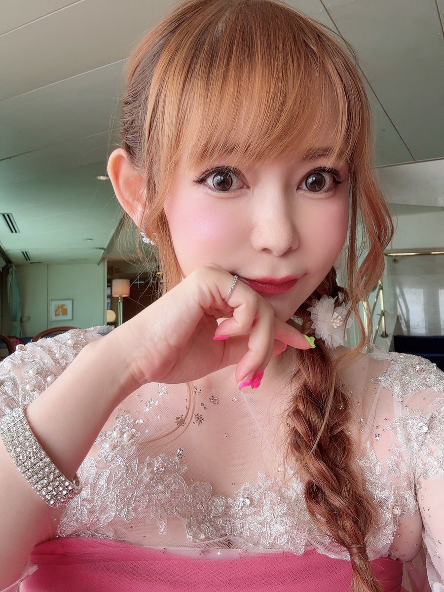 shoko55mmts's tweet photo. フォーシス様のドレスを着させていただきました！豪華クルーズ船だからドレスアップ、特別な日のためにね！
痩せて良かった、、

#貪欲会 https://t.co/ixJRLUdvWe