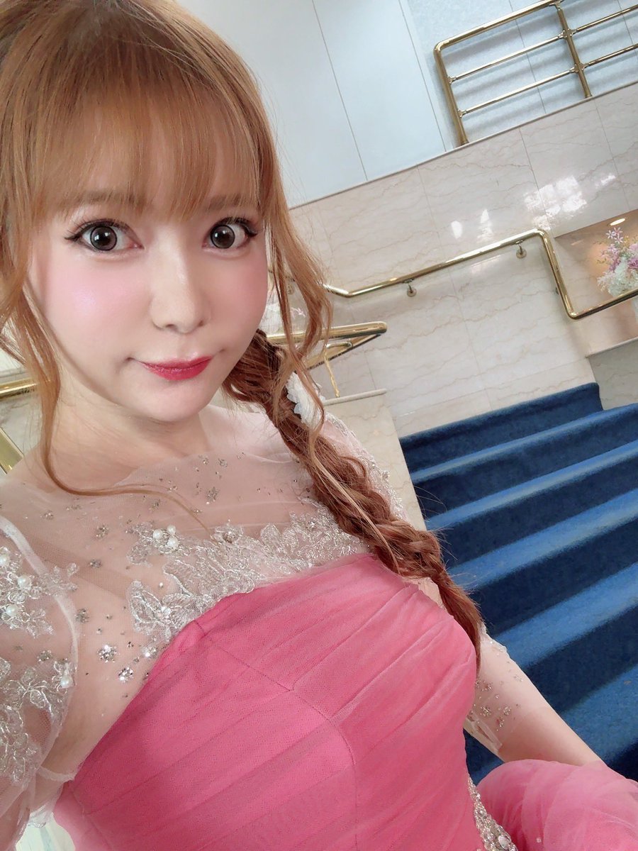 shoko55mmts's tweet photo. フォーシス様のドレスを着させていただきました！豪華クルーズ船だからドレスアップ、特別な日のためにね！
痩せて良かった、、

#貪欲会 https://t.co/ixJRLUdvWe