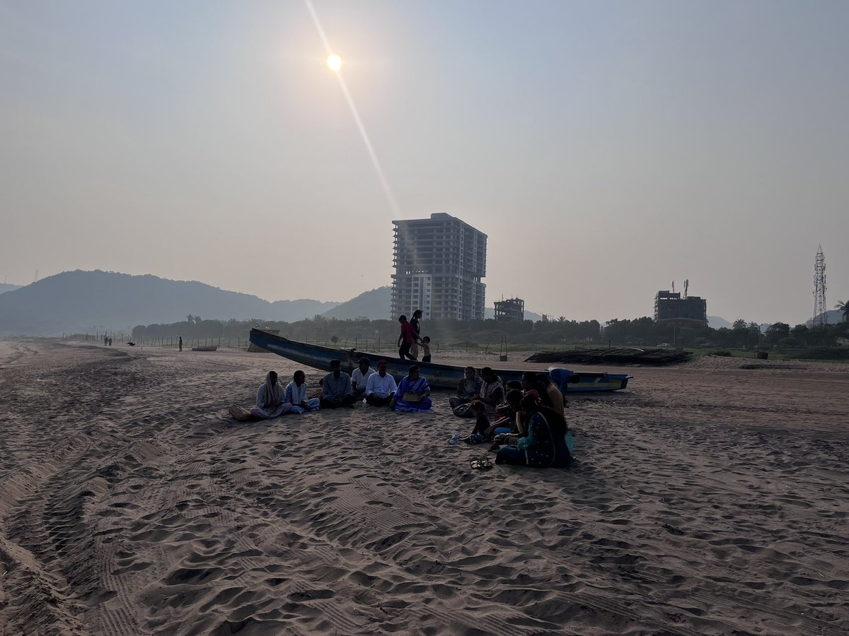 aslthink's tweet photo. Great for runners as well - possibly the plan for the next time is to run here - when the winters arrive. 

Googled speedboats and realised they are just as cheap as a Maruti Suzuki car - and they are wayyyyy more fun.

Should take it as a slightly ambitious project soon. https://t.co/2UnRktylXf