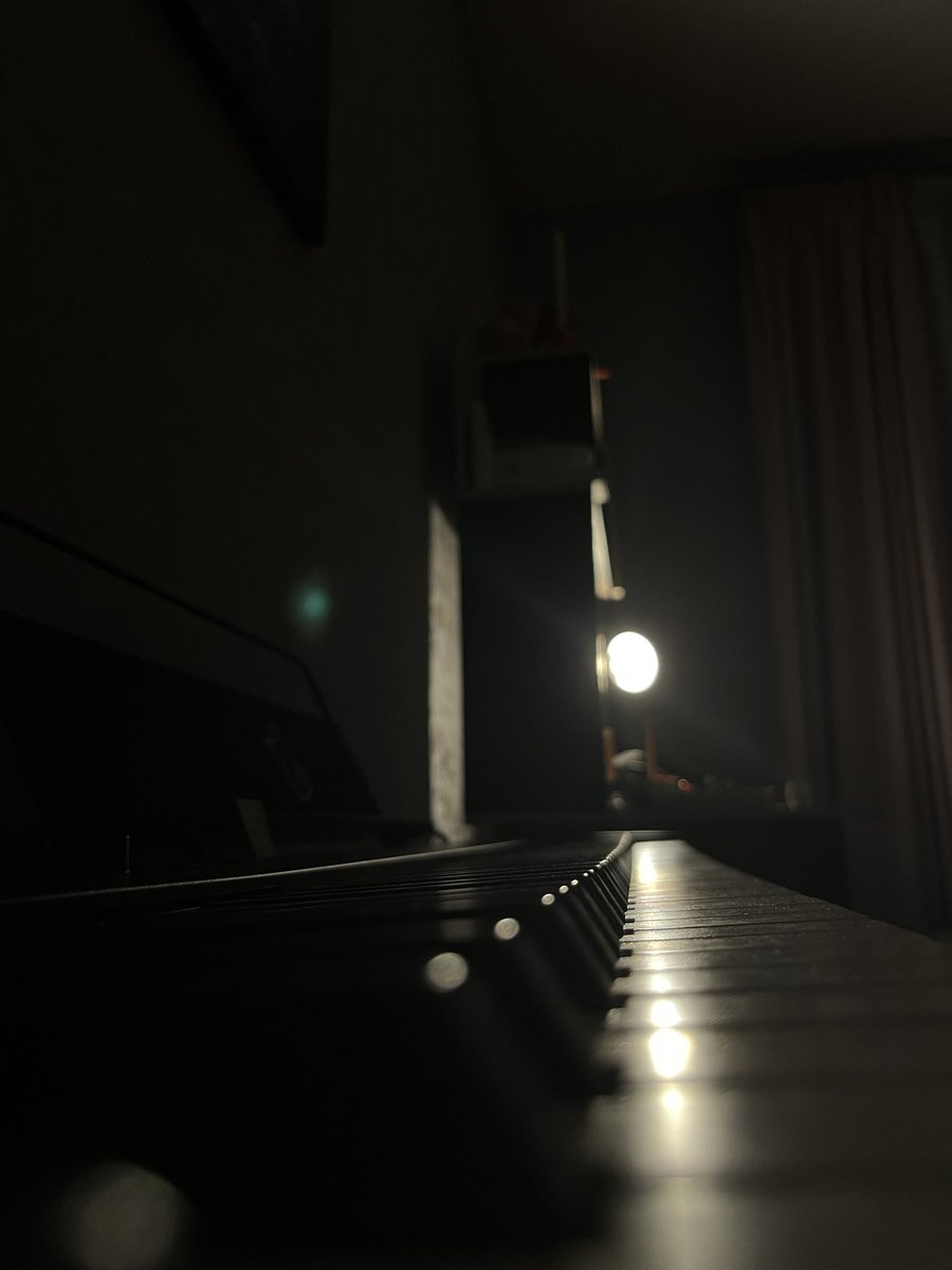 altviis's tweet photo. 🎹🎶🖤 https://t.co/tIjM20oIyu