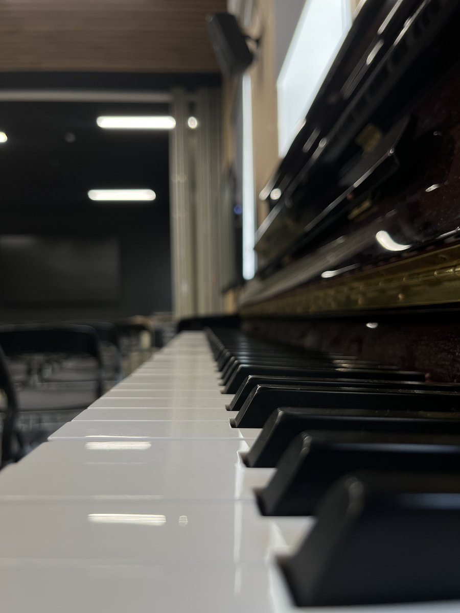 altviis's tweet photo. 🎹🎶🖤 https://t.co/tIjM20oIyu