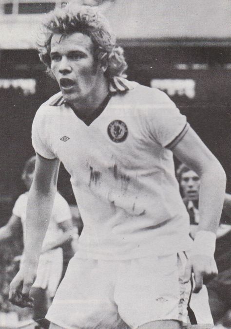 gtdenton's tweet photo. #OTD 1975 at a chilly Ayresome Pk, #AVFC unleash new recruit Andy Gray &amp; the debut boy, set up by @brianlittle912, almost nets in the 1st min. before Stuart Boam clears. The D1 game vs. Boro ends 0-0, but Gray won’t have long to wait — 4 days, in fact — for his first #Villa goal. https://t.co/MRuTTjINX8