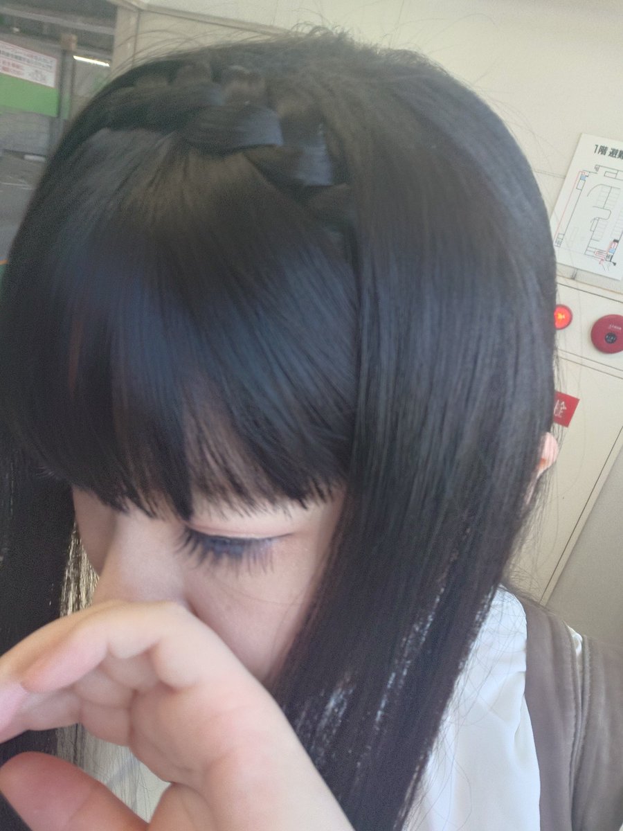 mitsuami1226's tweet photo. 先日あべのハルカスまでお出かけして、新しいスニーカーを買って頂きました！⁡
⁡普段ワンレンなので、三つ編み部分から前髪はウィッグです⁡⁡
⁡久しぶりにお化粧もしたよ(*^^*)⁡
⁡
⁡甘味も頂いて大満足の一日でした https://t.co/zBwuz654uu
