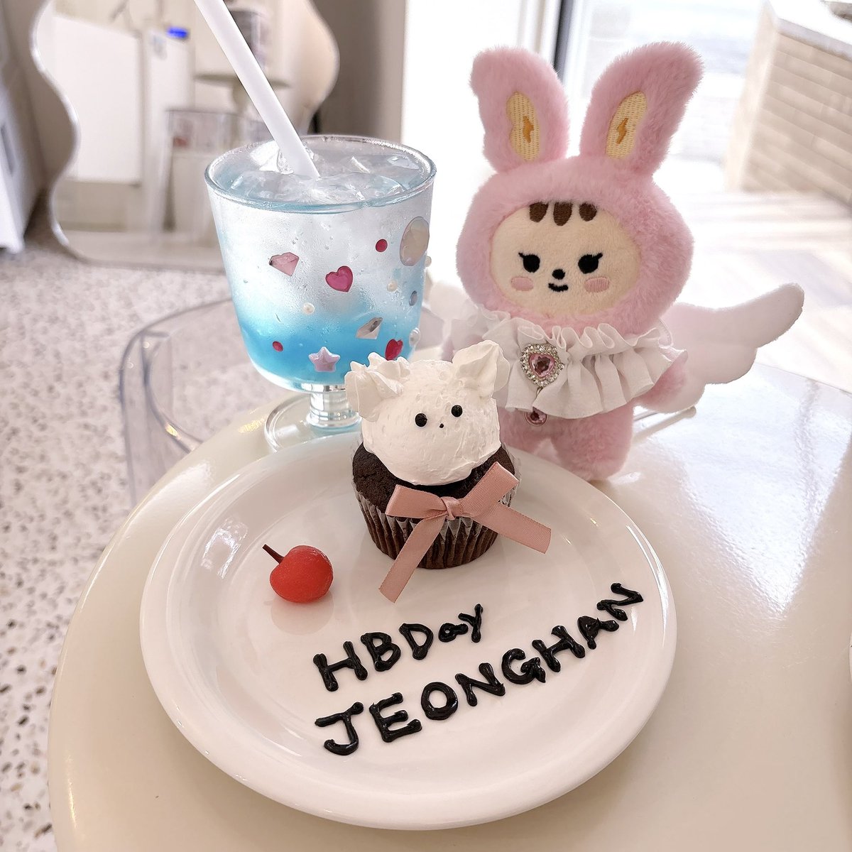 rinuo_o's tweet photo. 👼🐰💖🎂
#하니생일_돌아왔쫑 
#1004_JEONGHAN_Day
#Happy_JEONGHAN_Day https://t.co/YXuOV0pD4M