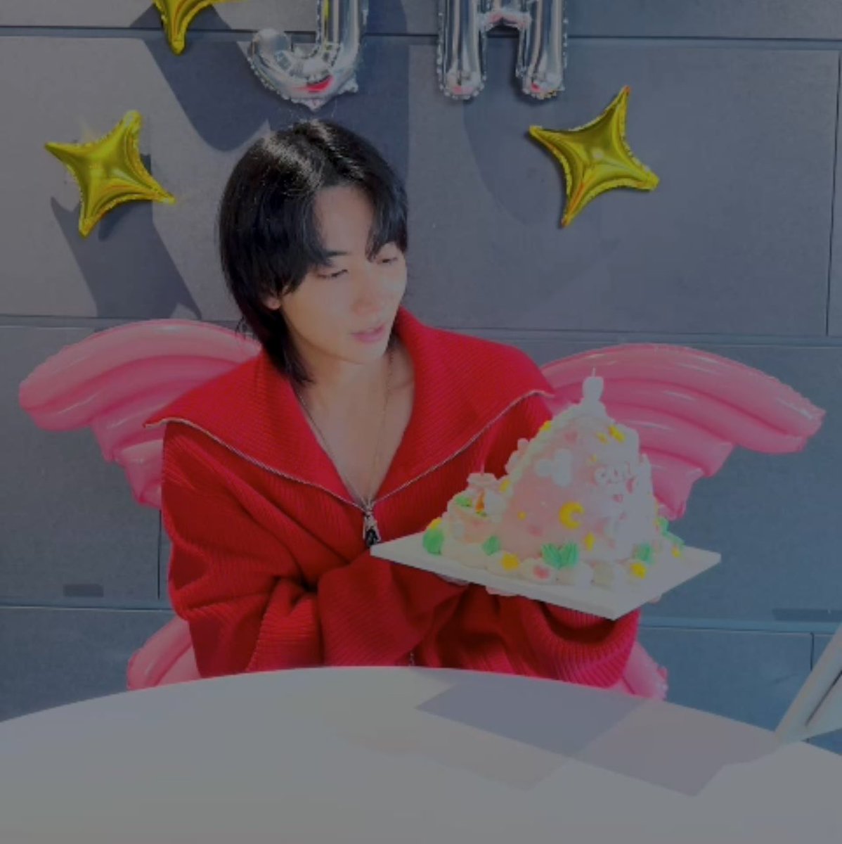 ilestelvna's tweet photo. jeonghan’s day giveaway! 💕

1 winner - 104 php

- mbf, like, rt &amp; drop birthday tags! 

1004 NEW ERA OF JEONGHAN 
#하니생일_돌아왔쫑 
#1004_JEONGHAN_Day
@pledis_17 https://t.co/aMr2UZ8rH0