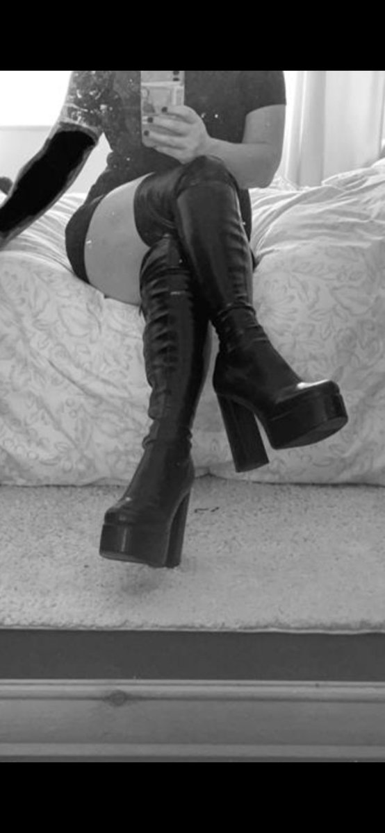 jessiejessbeau's tweet photo. Anyone else love my boots as much as i do?
#milf
#milfy
#thighhigh
#boots https://t.co/xKnvd2VIqg