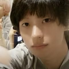 winterindexx's tweet photo. แอบแม่ตัดผมม้าให้กัน แหว่งคู่ 🐽🐽 https://t.co/rETCOX7SWQ