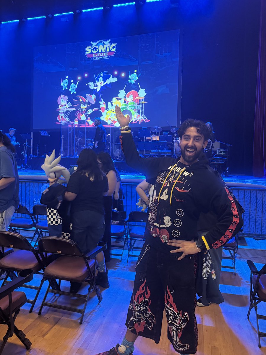 GurpyColors's tweet photo. I went to #sonicliveinconcert for #sonic35 and it was amazing! https://t.co/gTVwz4e0tv