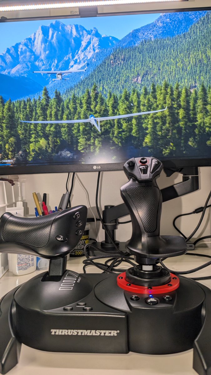 ykarasu's tweet photo. THRUSTMASTER T.Flght Hotas NEOでMicroSoft
Flight Simulator 2024

キャリアを積むぜ https://t.co/jGnRfSJZYF