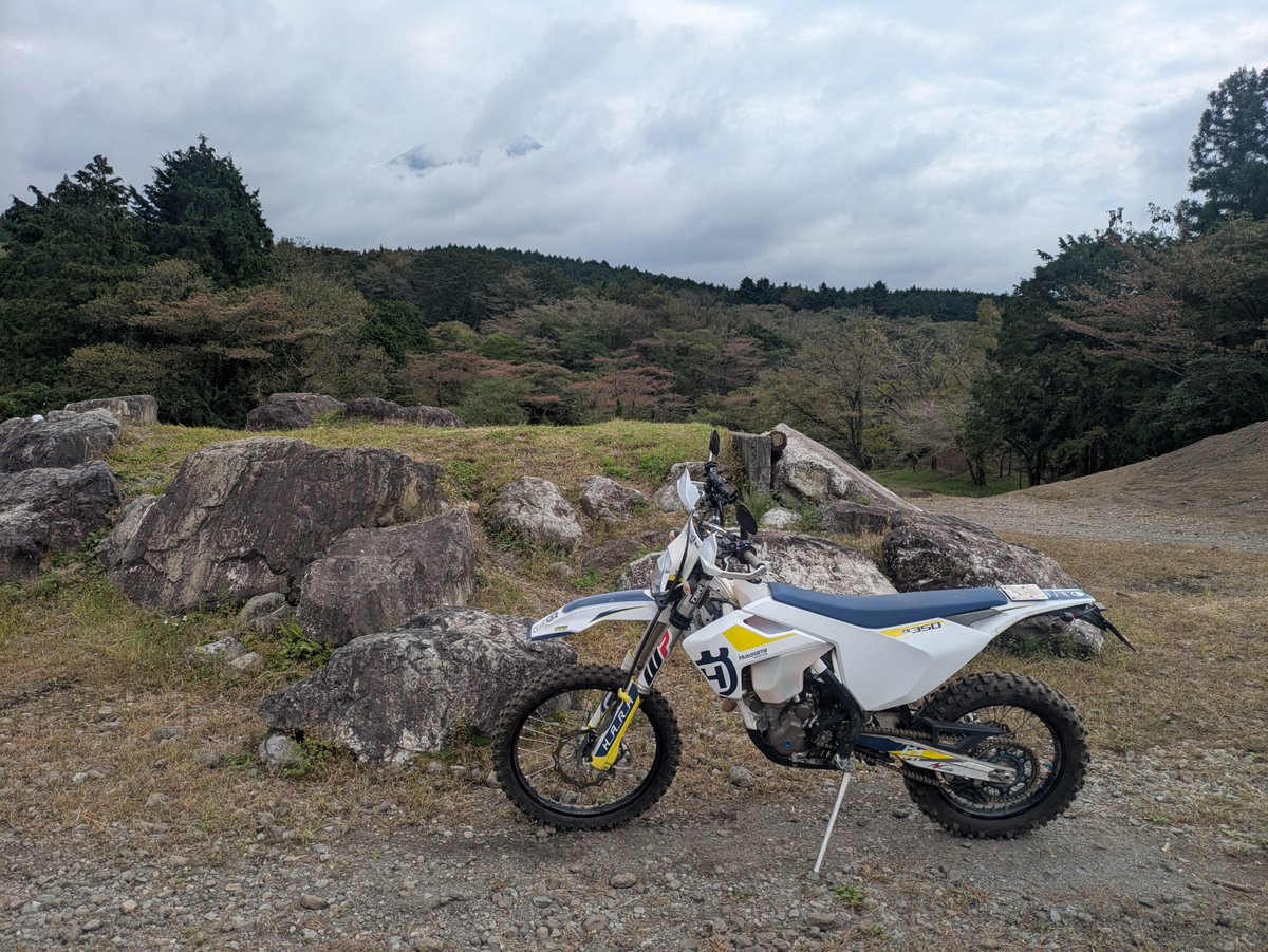 tobi10812's tweet photo. 今日はイー森でトライアルごっこ https://t.co/Ul5ClgNzxk