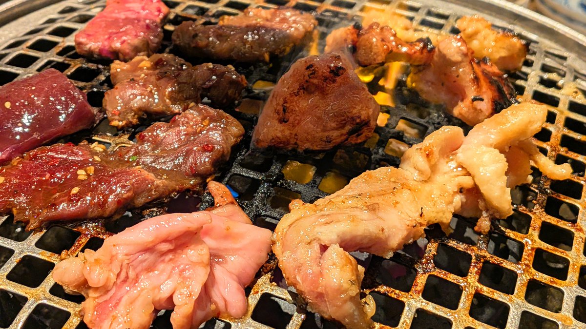 p7bmoa's tweet photo. 焼肉を食べています https://t.co/KLQOdS7Alj
