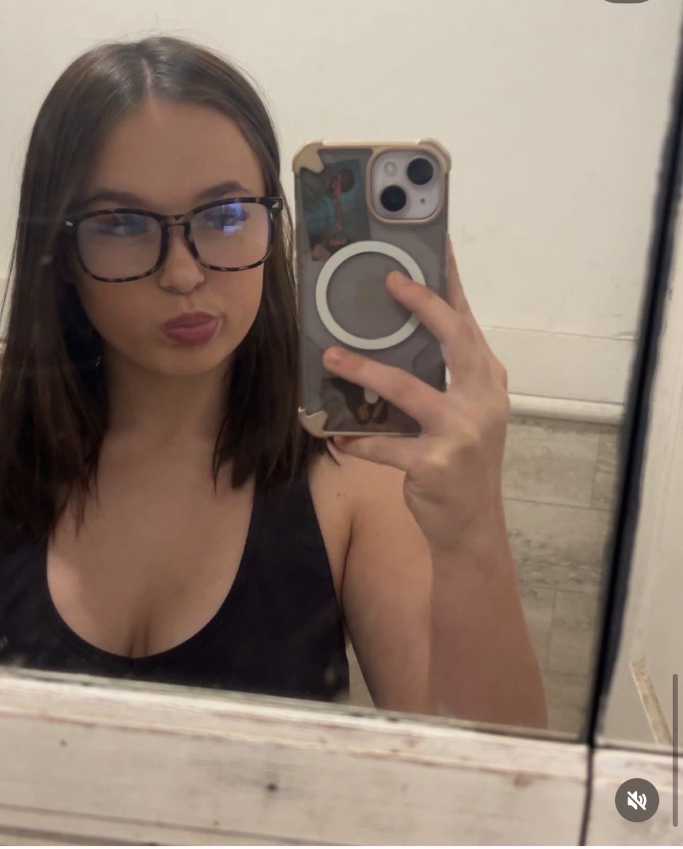 SafarEhab's tweet photo. Repost her for more #bop #goon #wankchat #irls #cuck https://t.co/7dJBpX0K0e
