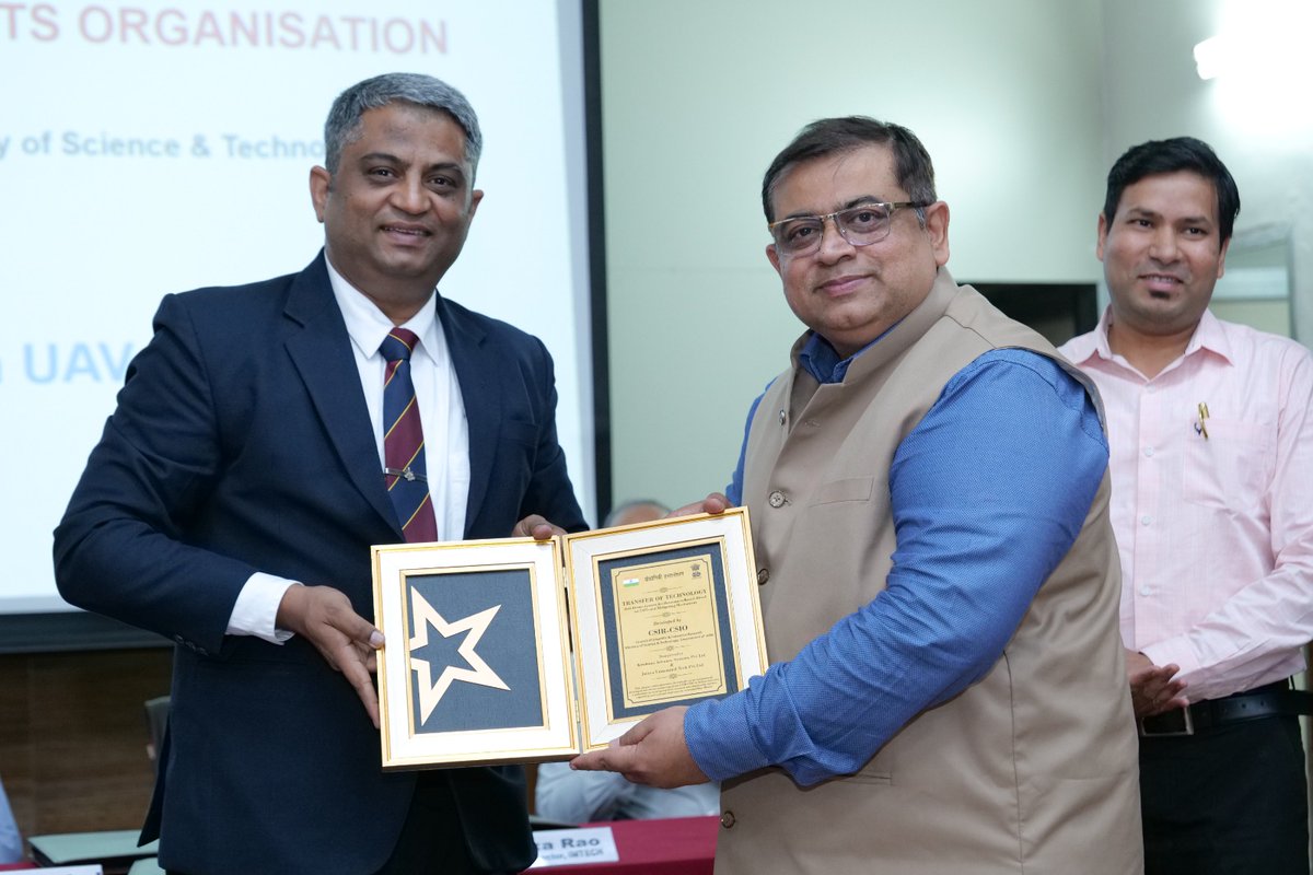 CSIR_CSIO's tweet photo. CSIR-CSIO transferred the technology for an “Anti-Drone System for Resonance-Based Attack on UAVs and Mitigating Mechanism” to M/s KAS-Jatayu Pvt. Ltd., New Delhi. The technology was developed under a Grant-in-Aid project funded by IHUB-NTIHAC, IIT Kanpur.
@CSIR_IND @HubC3i https://t.co/6gV7hHFCZV