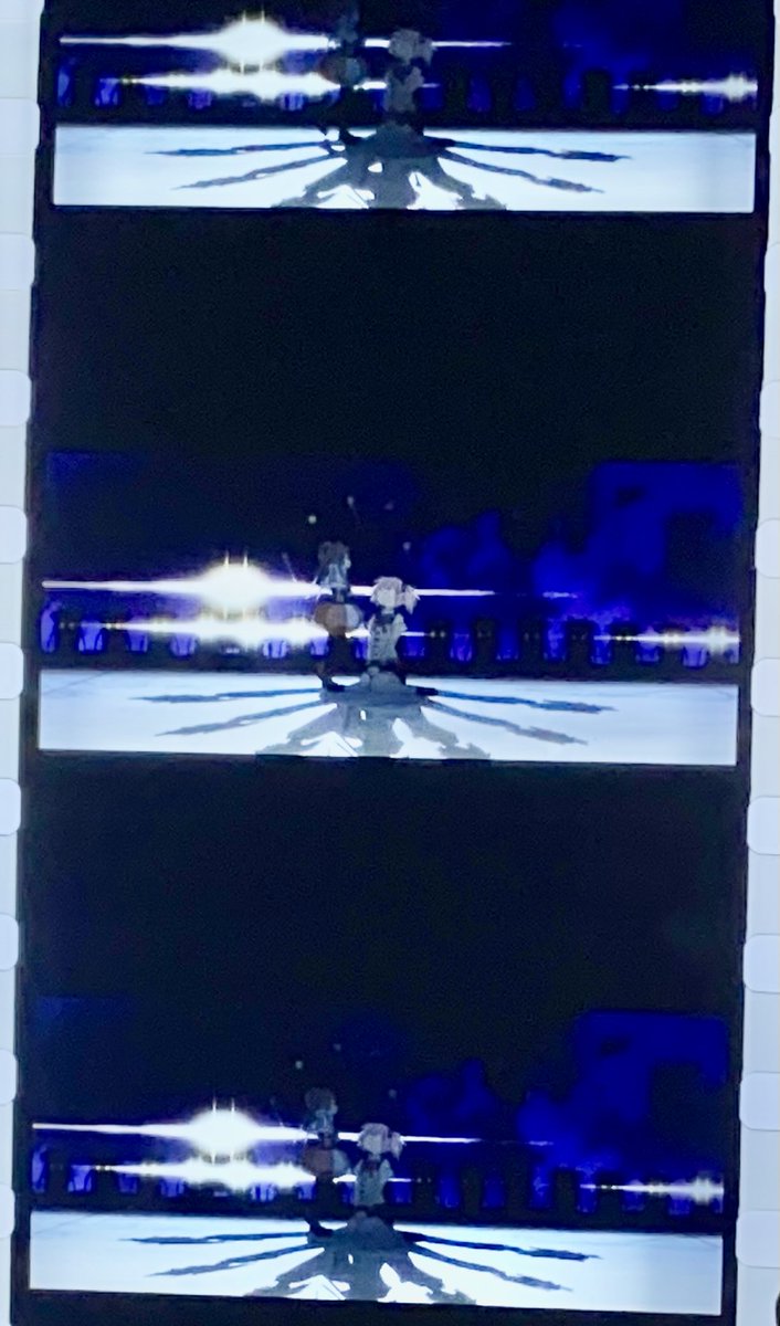 mannaka0123's tweet photo. 劇場版 魔法少女まどか⭐︎マギカ <ワルプルギスの廻天> を観てきた。
特典フィルムはこちらでした。
キャラが映ってるシーンで良かったw https://t.co/Ue2dGP3K2y
