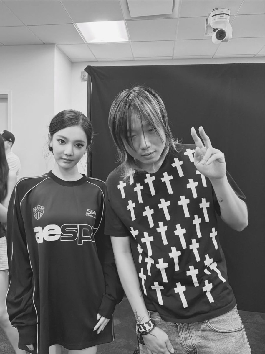 ei_ningning's tweet photo. ningning with glasear https://t.co/pdSaIvwMHr