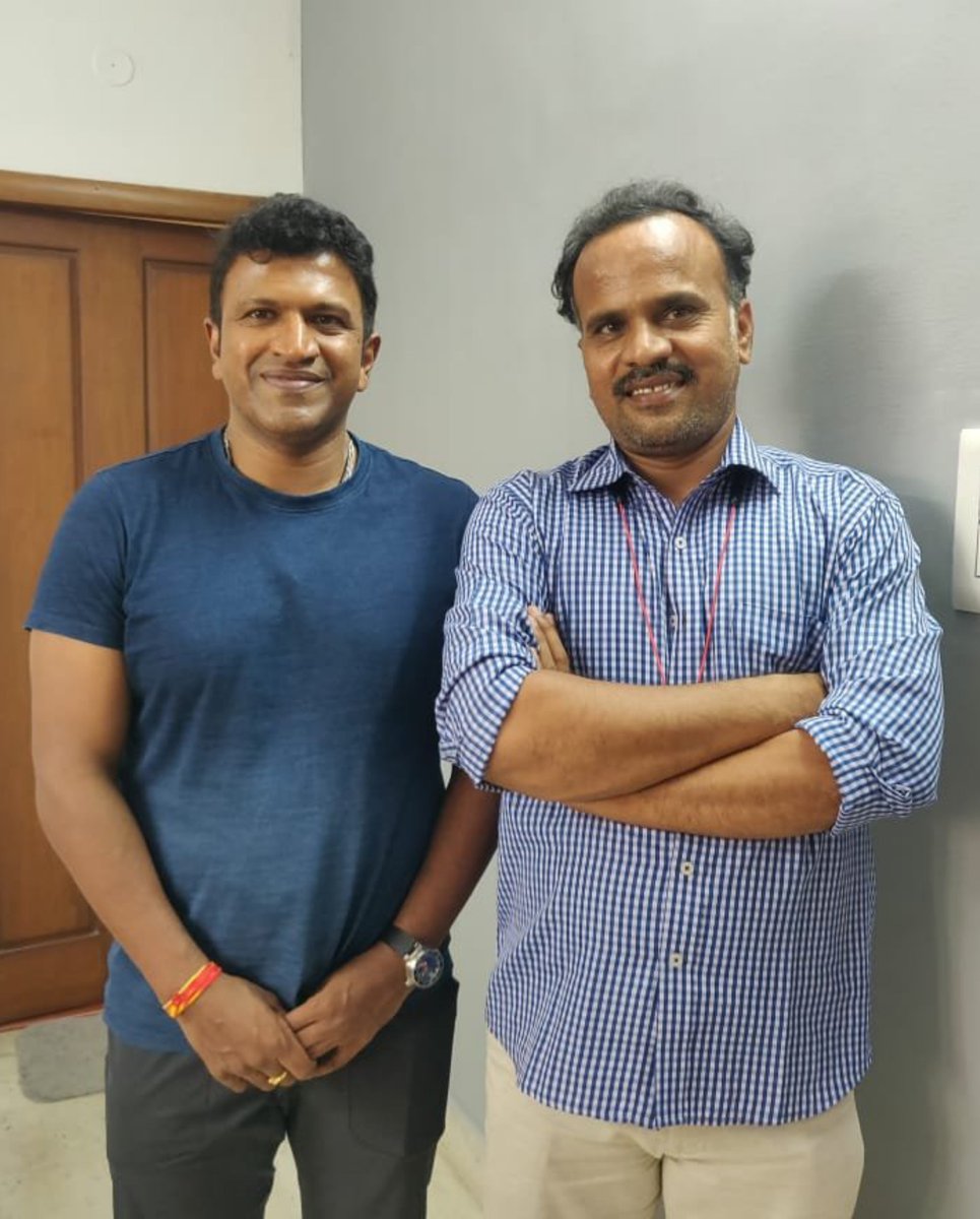 CineAddict_17's tweet photo. Whole team did a great job👌

Appu would’ve truly appreciated the whole team &amp; would’ve definitely called the movie team to congratulate them.🥹♥️

@Shreeraam_actor @RamikaShivu 
@thapupoonacha @dir_manojkumar 
#PremadaOorali #KFI #Sandalwood https://t.co/yNaQMoYN01