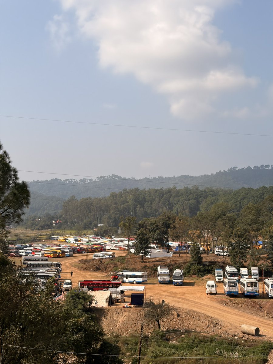 pahadiiboy's tweet photo. More than 250+ buses
People are literally dumb to follow these fake baba’s. Already one of HR got exposed and waiting for this one. 

Literally, how stupid and easily these people can be fooled. Buggest land mafia in Himachal, scamming people and taking lands. Govt is sold out https://t.co/XfVa7jw3eL