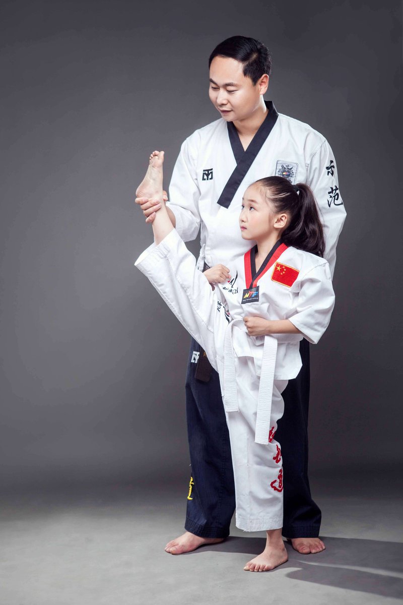 LisaPayney0gy's tweet photo. Today I tried a new taekwondo move with my friend Sujit, and the coach said it’s a neat technique! https://t.co/quyDzvfVMW