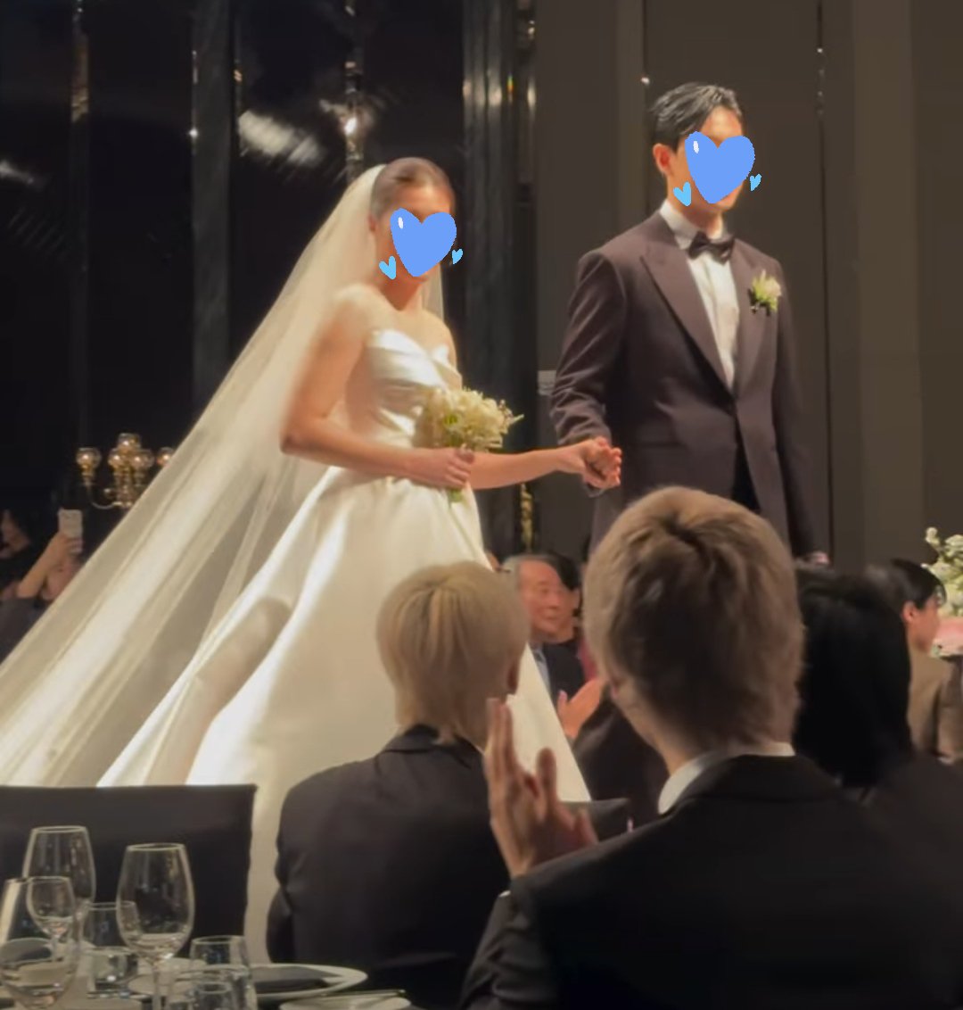 keonhocart's tweet photo. omg haechan liat adeknya nikah 🥹 congrats 🥹🥹 https://t.co/uHzm6rKjuw
