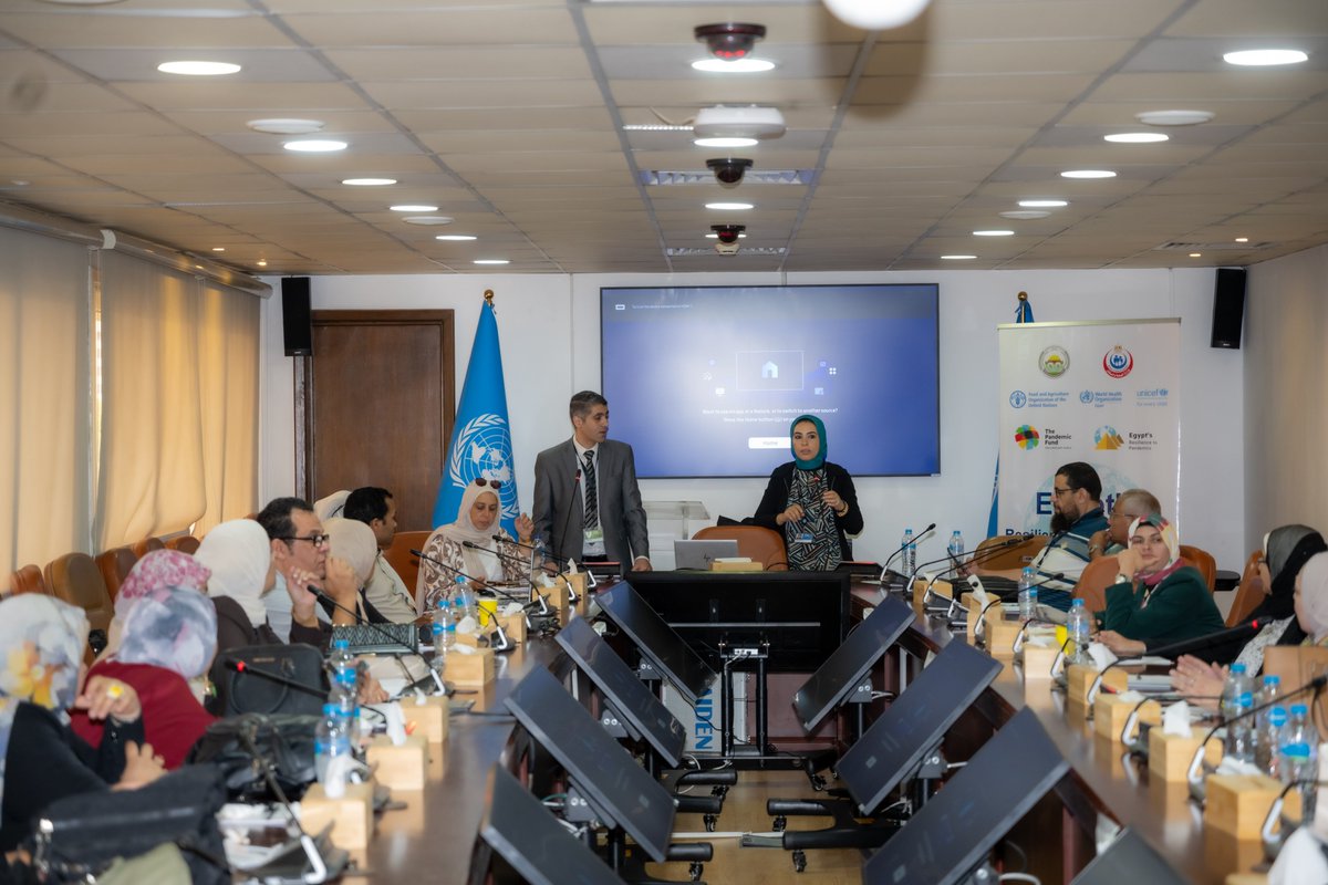 FAOEgypt's tweet photo. ضمن مشروع @Pandemic_Fund الممول من البنك الدولي، نظمت @FAO بالتعاون مع الهيئة العامة للخدمات البيطرية و@mohpegypt ورشة عمل لتعزيز دور الخطوط الساخنة في التواصل والتنسيق والإبلاغ عن الأحداث الصحية، وفهم أدوار القطاعات ونقاط التكامل بينها للاستجابة المشتركة وفق نهج #OneHealth. https://t.co/a8P0SYxSf4