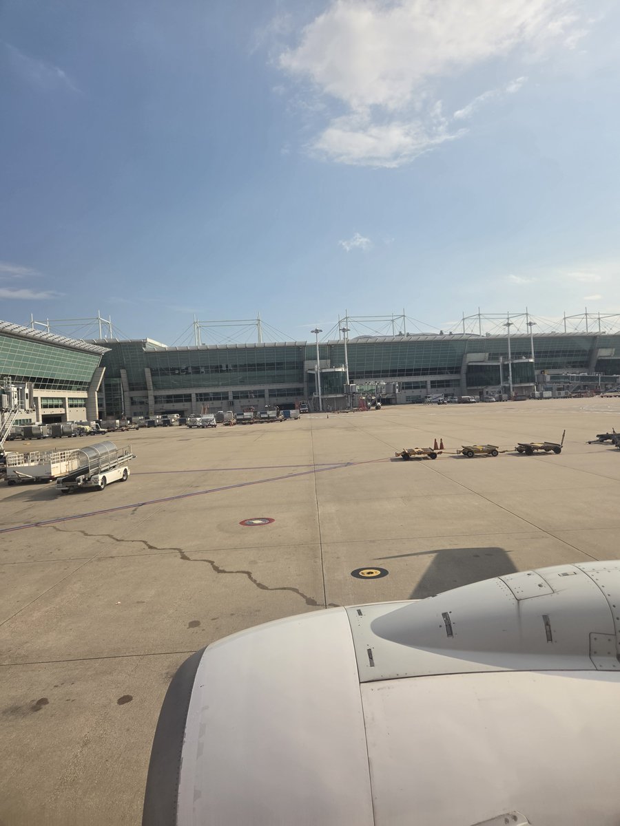 macofchamp0603's tweet photo. さよなら韓国😂
サノク参戦は終了、日本に帰ります
日本からNiziU ちゃん達のカムバ応援してます
#NiziU
#NiziU_SourGrapes https://t.co/rFgC4u7XKe