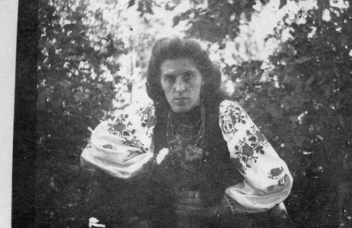 Zhabober's tweet photo. @MirovichMedia Моя бабушка, вернувшись в 1945 году из Германии, смотрит на zетников, как на говно https://t.co/SileOSBSH6