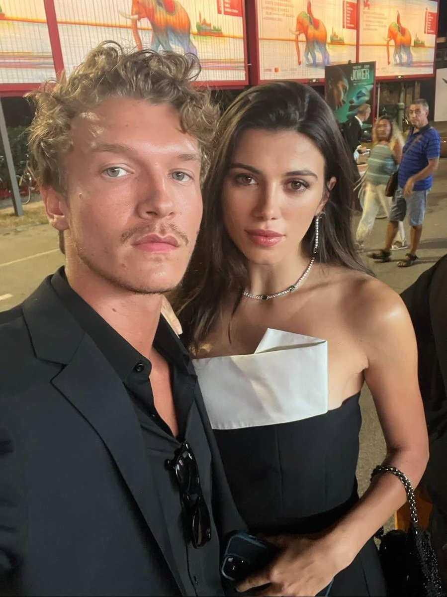 papereIIe's tweet photo. the fact he was walking around venice looking like that and nobody even knew who he was https://t.co/FYB5IrUssQ