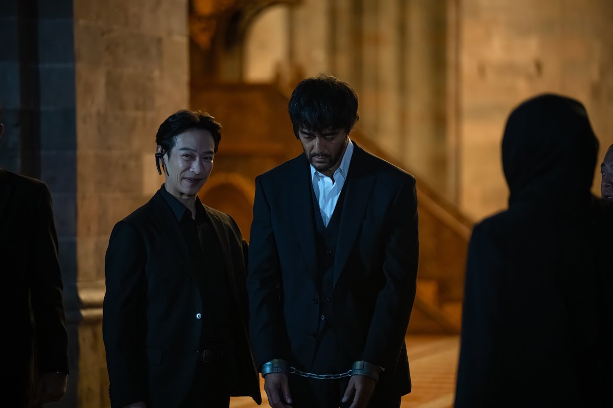 TBS_VIVANT's tweet photo. 🔴 #VIVANT 放送中 ⚫️

リュウ「野崎さん、話してください」

#VIVANTep19 https://t.co/OBcdwCH5pz