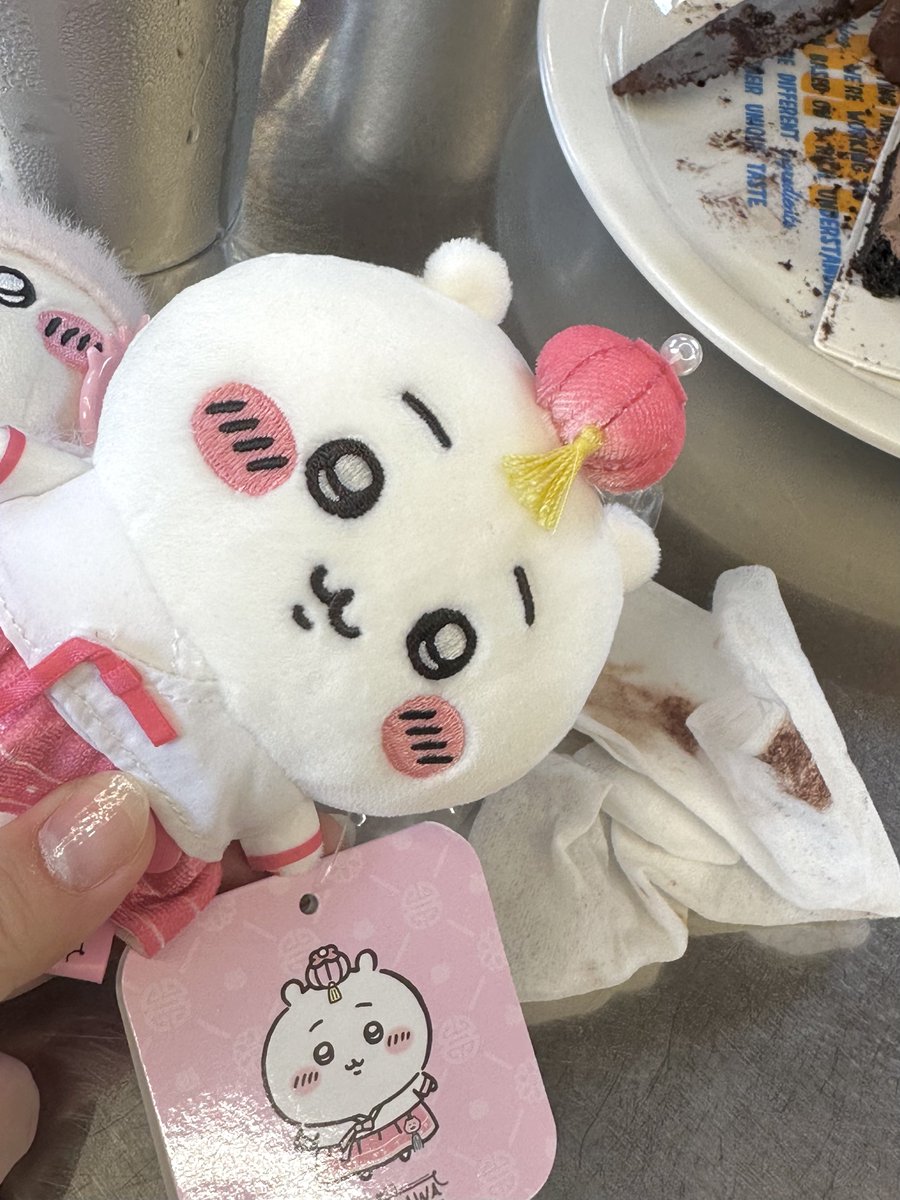 gurimi_ya's tweet photo. 사자마자 초코케이크에 떨어뜨려서 얼굴에 코코아가루 범벅되서 울뻔,, 그래도 바로 빨아서 다 지워져따(՞⸝⸝o̴̶̷̥᷅ ⌑ o̴̶̷̥᷅⸝⸝՞) https://t.co/E3G5cVxFZP