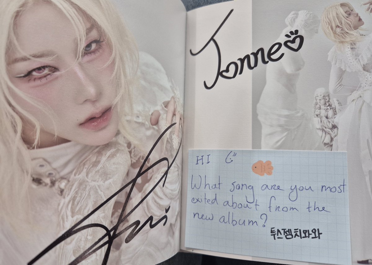 Hejohellow's tweet photo. Had my first in real life fansign today! Haru was embarresed by the spelling mistake 🥹 https://t.co/xF43DgFE0Y