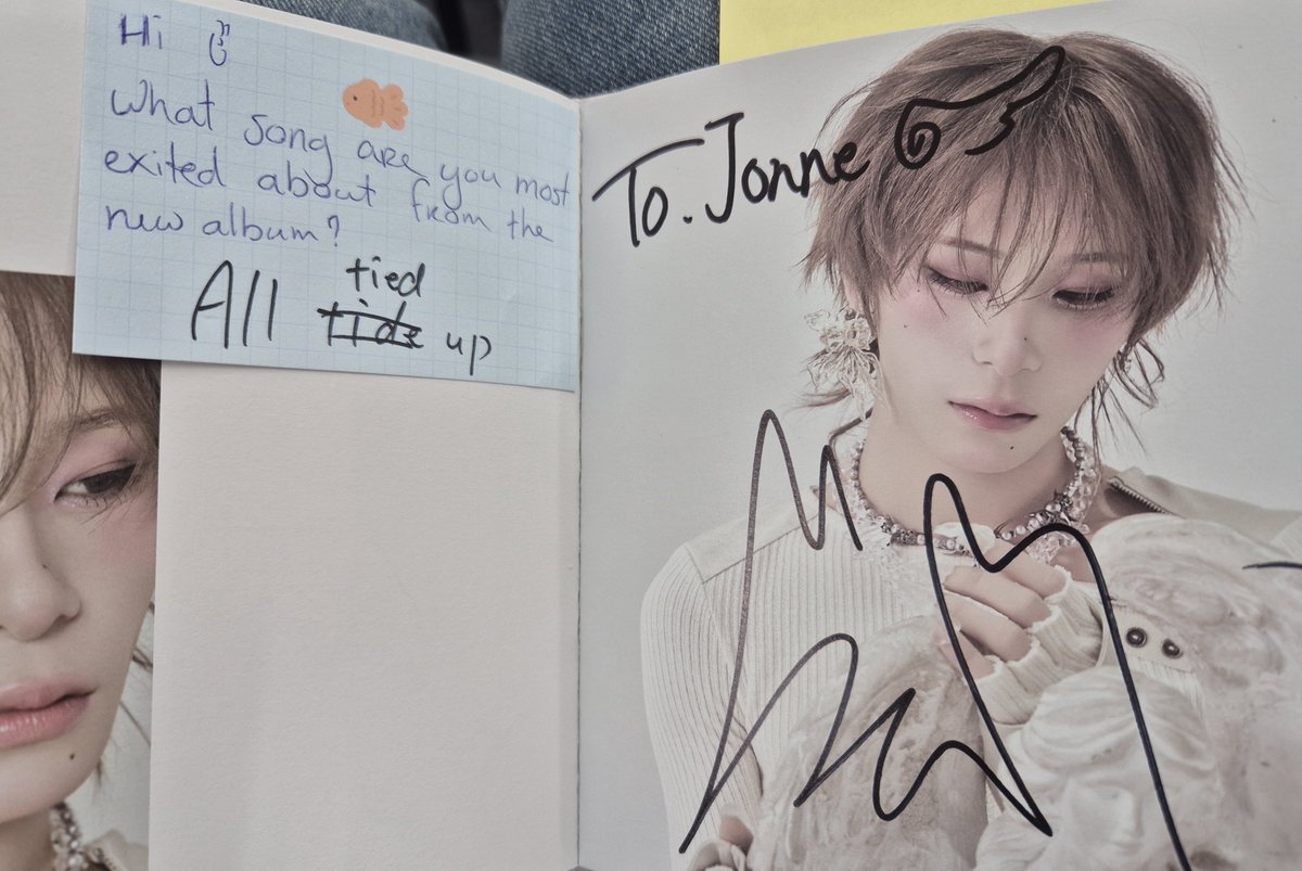 Hejohellow's tweet photo. Had my first in real life fansign today! Haru was embarresed by the spelling mistake 🥹 https://t.co/xF43DgFE0Y