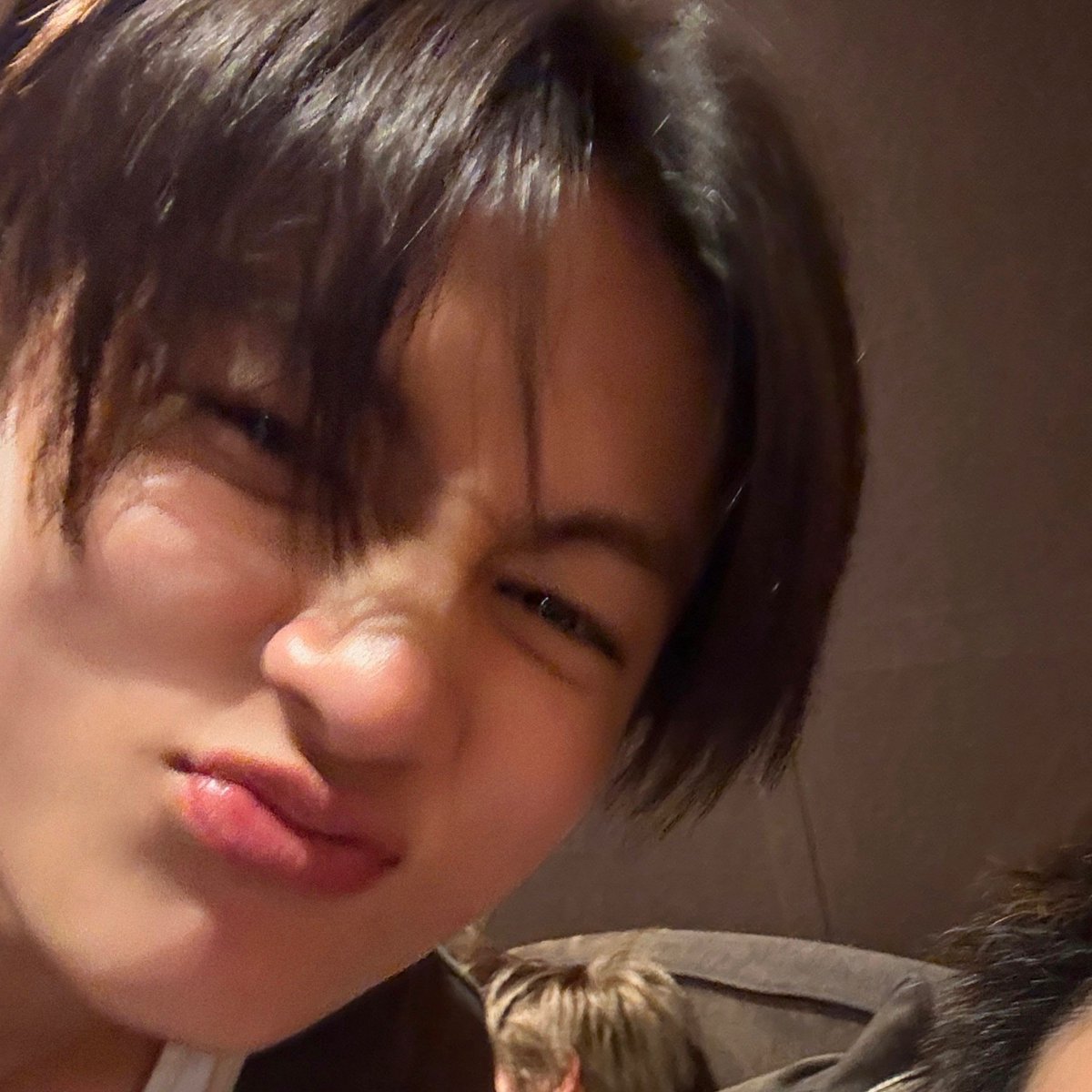 eomdiva's tweet photo. EYAN KUCIN 11 12 MIRIPNYA 🧎🏻‍♀️🧎🏻‍♀️🤏🏻🤏🏻 https://t.co/AtFP0RSg8W